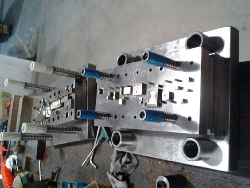 清河模具制造-12